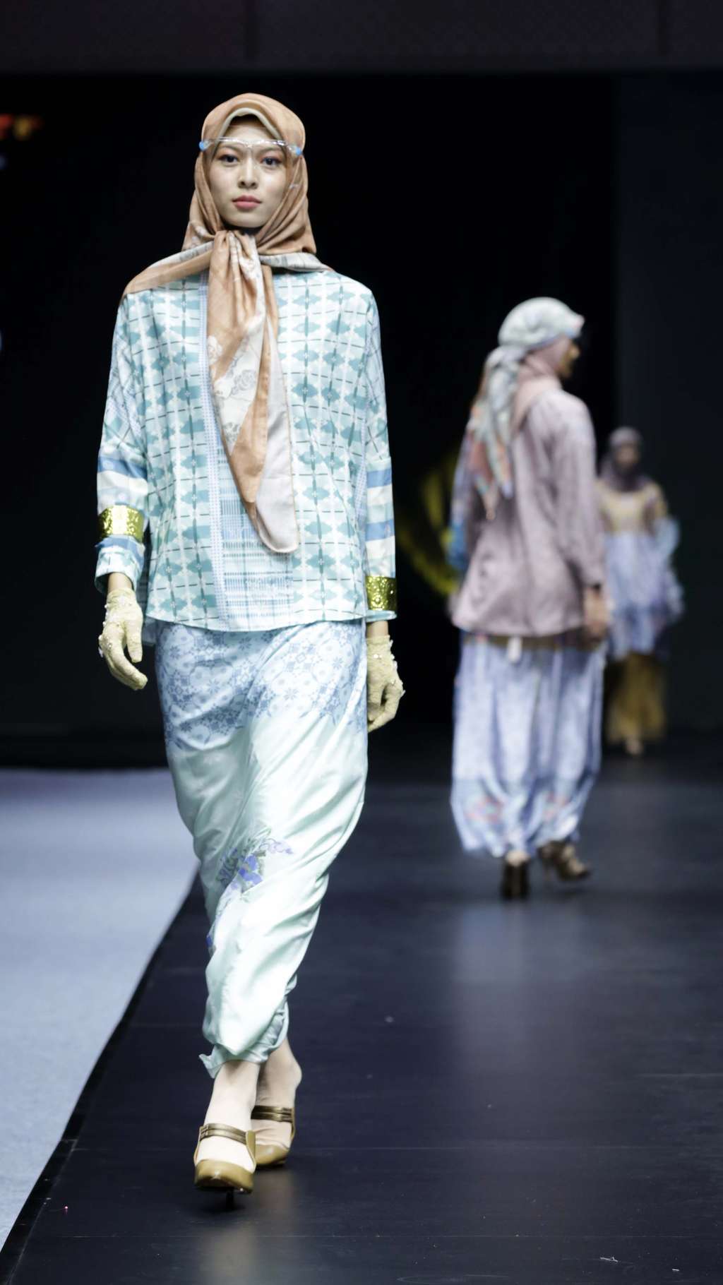 FOTO: Semarak 157 Desainer dan 797 Looks Fashion Muslim di ISEF 2021