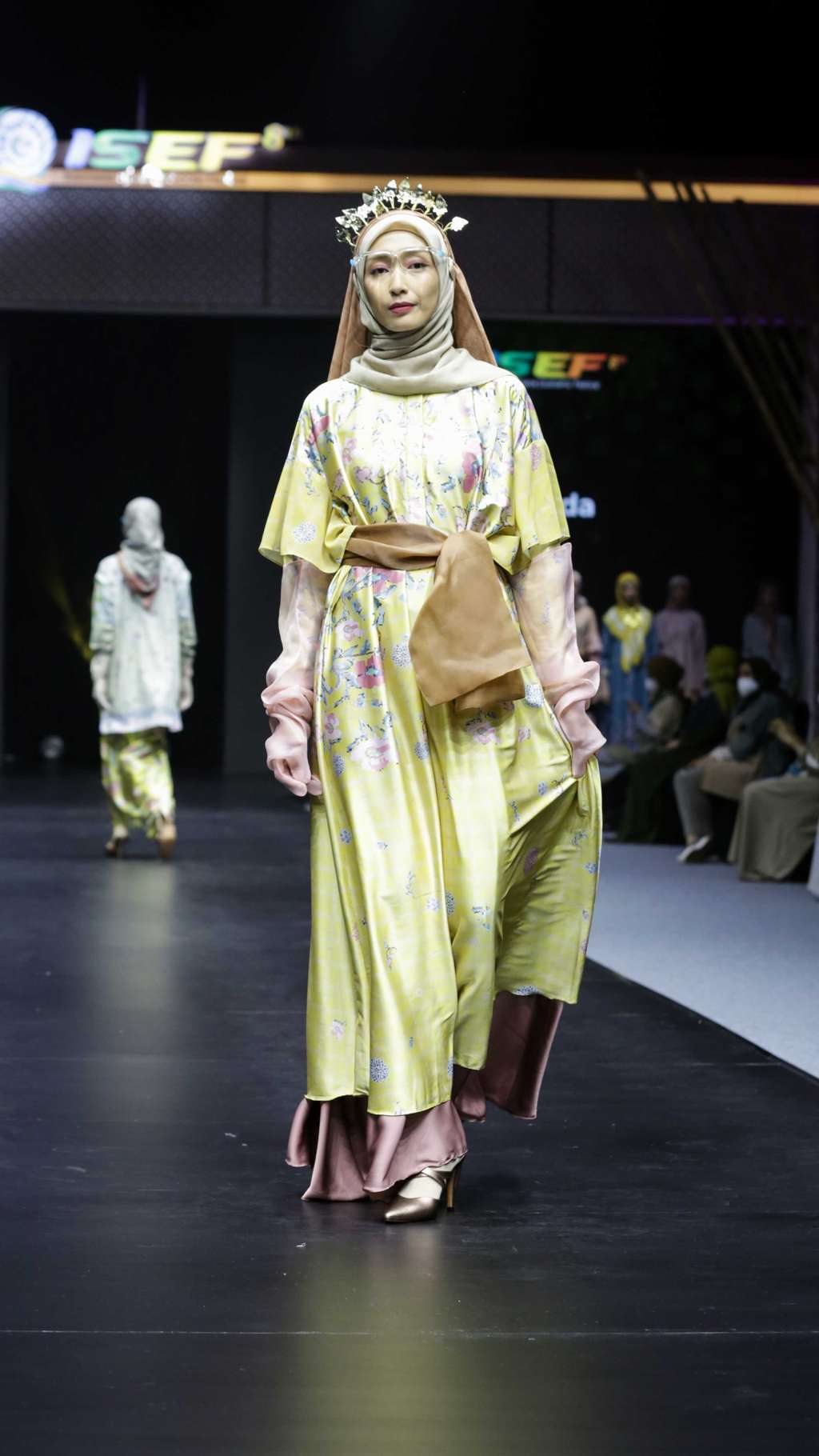 FOTO: Semarak 157 Desainer dan 797 Looks Fashion Muslim di ISEF 2021