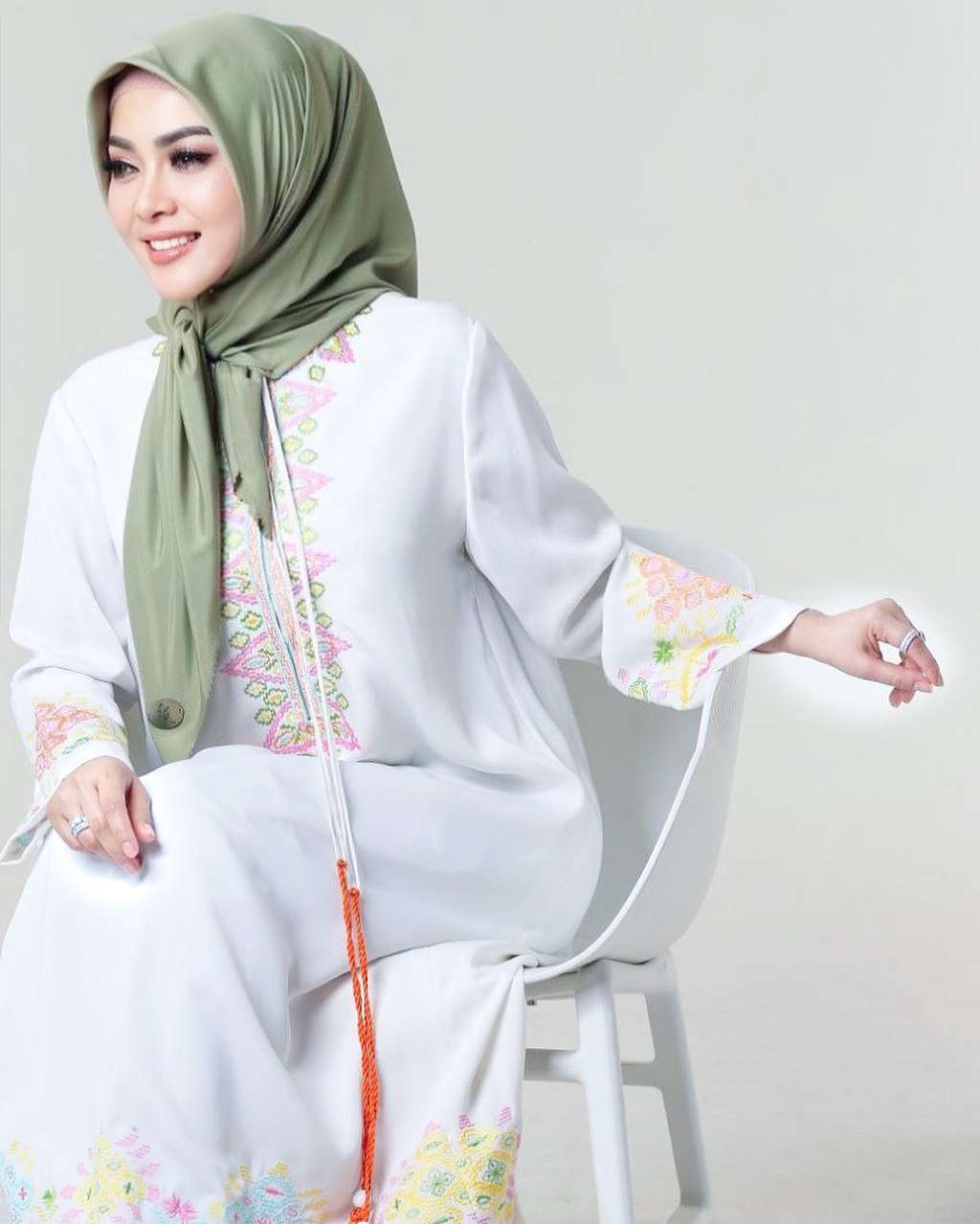 8 Foto Terbaru Syahrini yang Makin Cantik dan Syar’i, Kini Bak Bidadari Surga!