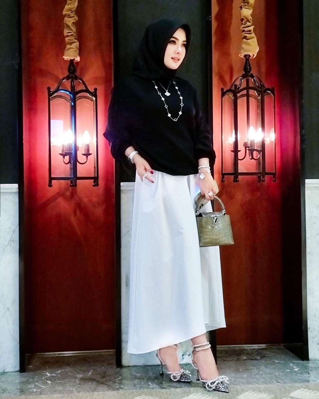 8 Foto Terbaru Syahrini yang Makin Cantik dan Syar’i, Kini Bak Bidadari Surga!