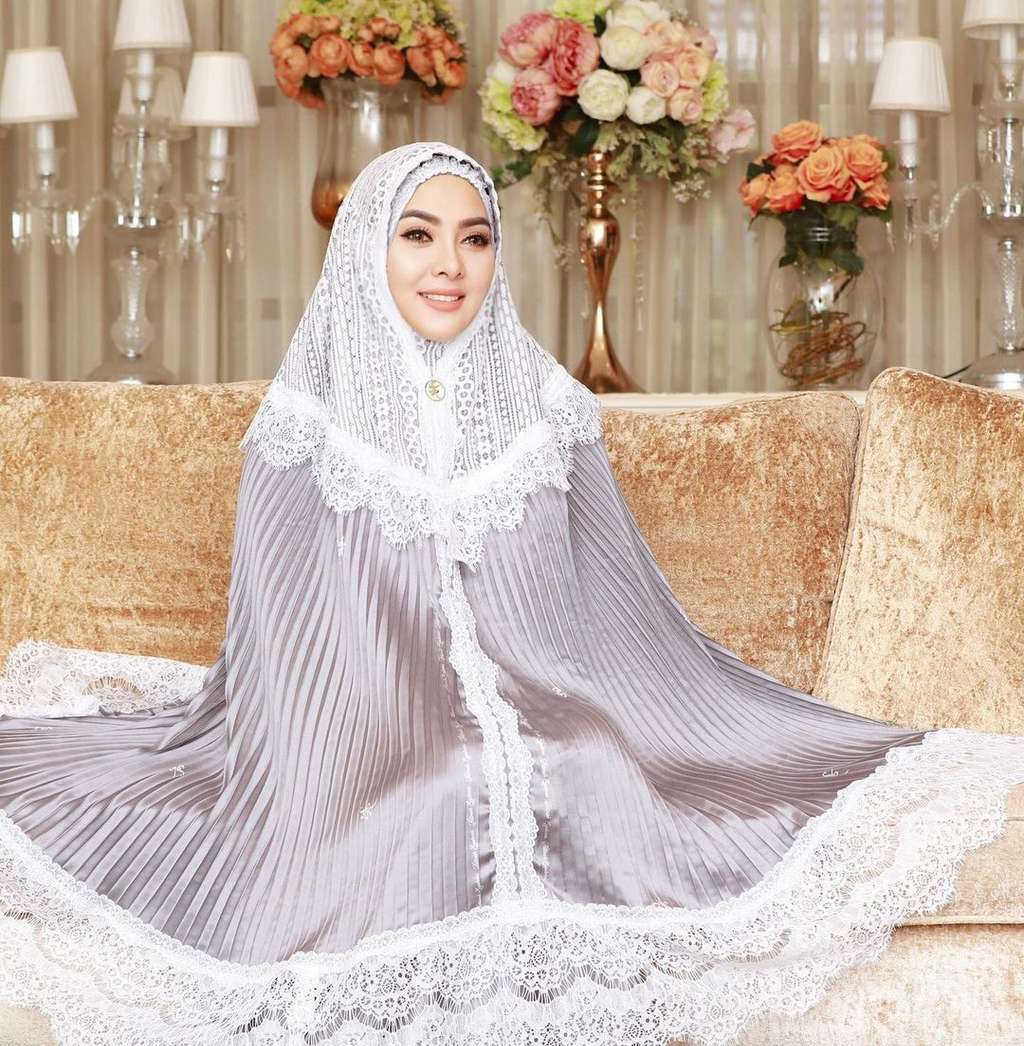 8 Foto Terbaru Syahrini yang Makin Cantik dan Syar’i, Kini Bak Bidadari Surga!