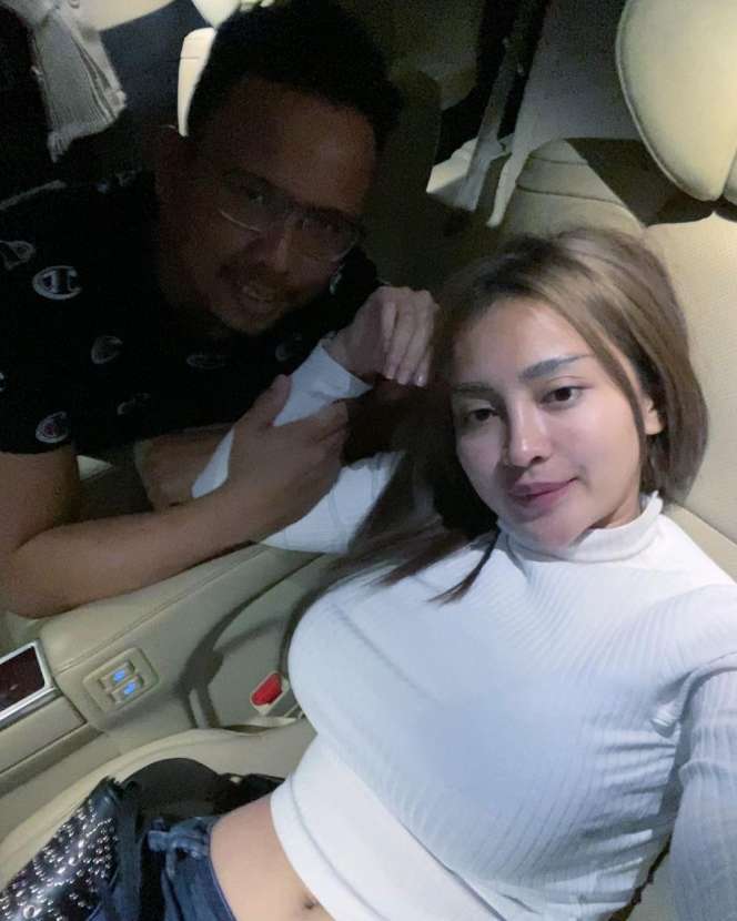 7 Foto Calon Suami Cupi Cupita yang Beri Mahar Uang Kripto, Profesinya Tak Sembarangan!