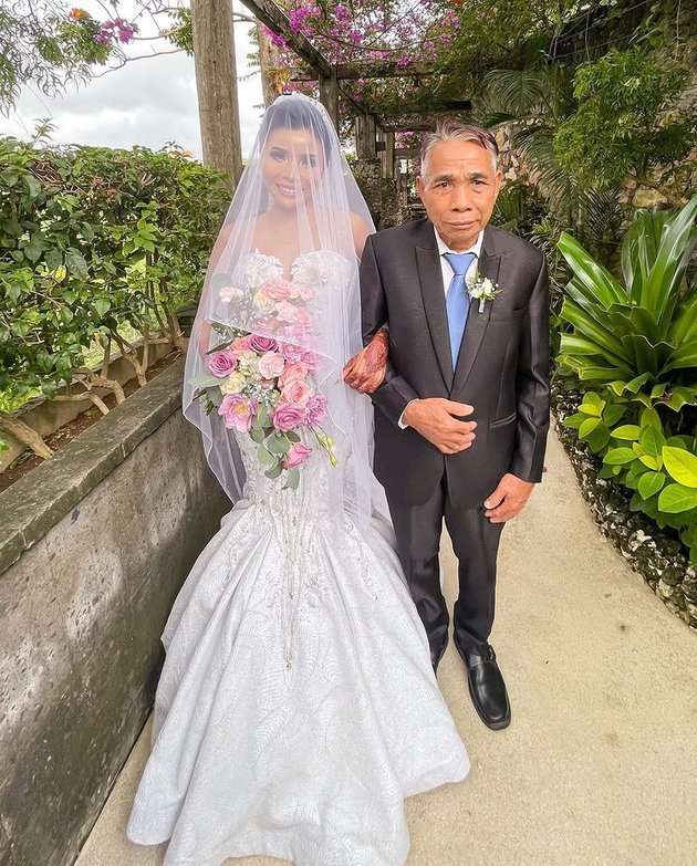 6 Momen Pernikahan Eva Belisima Mantan Istri Kiwil, Paras Cantiknya Bikin Pangling 