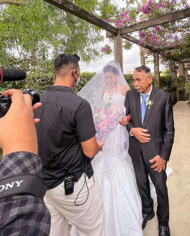 6 Momen Pernikahan Eva Belisima Mantan Istri Kiwil, Paras Cantiknya Bikin Pangling 