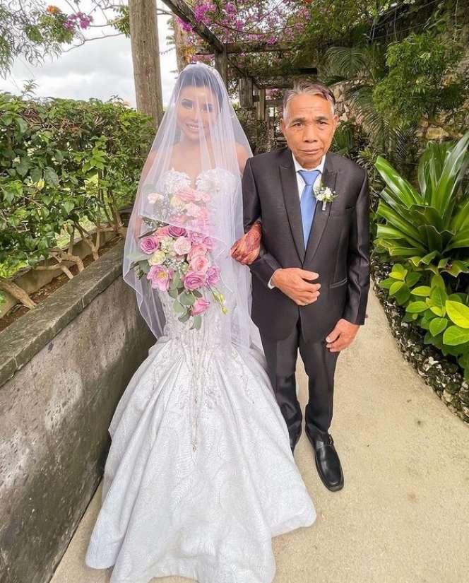6 Momen Pernikahan Eva Belisima Mantan Istri Kiwil, Paras Cantiknya Bikin Pangling 