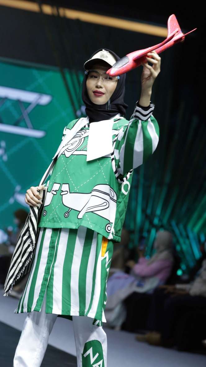 Koleksi Terbaru Hannie Hananto, Tuangkan Sindiran Sosial Lewat Busana