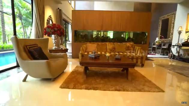 Penampakan Rumah Mewah 'Sultan Ancol' Jennifer Jill, Tagihan Listriknya Bikin Syok!