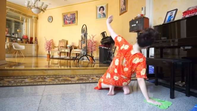 11 Foto Mewahnya Rumah Tina Toon yang Kini Jadi Anggota Dewan, Wow Seperti Istana!