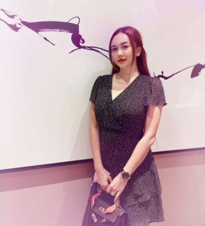 Foto Seksinya di Unduh 10 Ribu Orang, Aura Kasih Pilih Hapus Karena Takut Penyakit Ain
