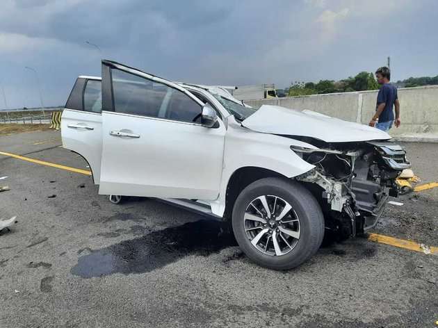 10 Potret Kondisi Mobil Vanessa Angel dan Suami Usai Alami Kecelakaan Maut, Ringsek Parah!