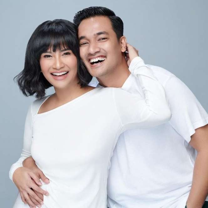 Tinggal Kenangan, Inilah 6 Momen Bahagia Vanessa Angel dan Bibi Ardiansyah