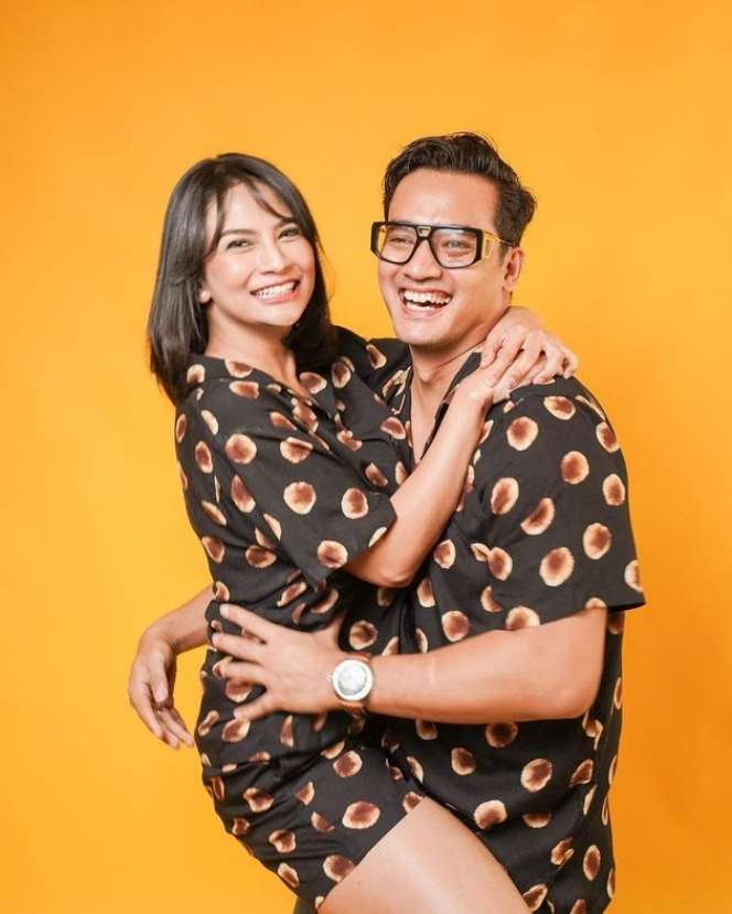 Tinggal Kenangan, Inilah 6 Momen Bahagia Vanessa Angel dan Bibi Ardiansyah