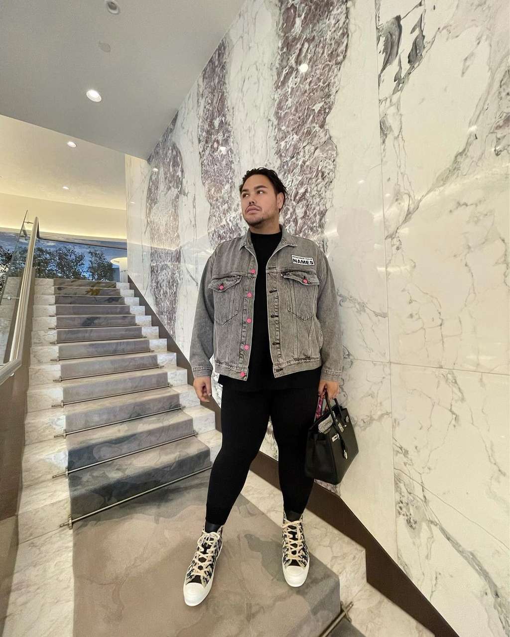 8 Potret Ivan Gunawan yang Makin Langsing, Kaget Celana Ukuran 36 Sudah Muat!
