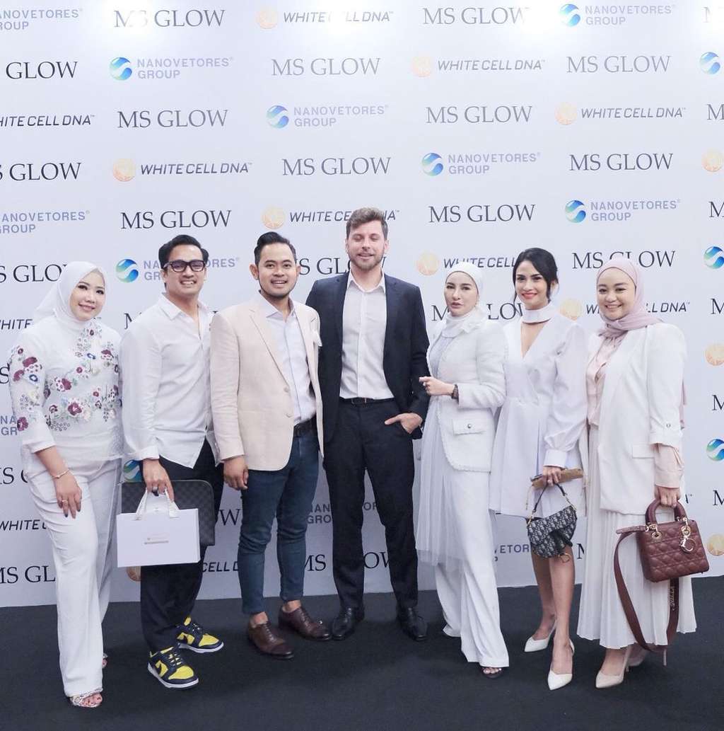 10 Potret Kedekatan Vanessa Angel dengan Para Artis, Celine Evangelista Syok Berat!