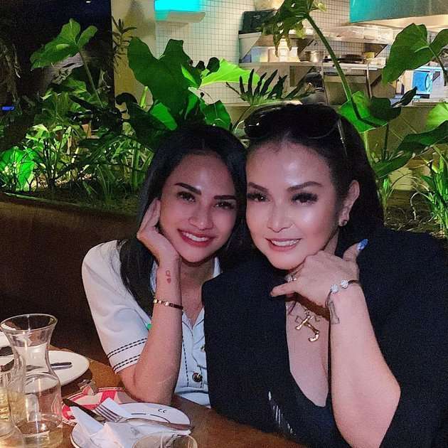 10 Potret Kedekatan Vanessa Angel dengan Para Artis, Celine Evangelista Syok Berat!