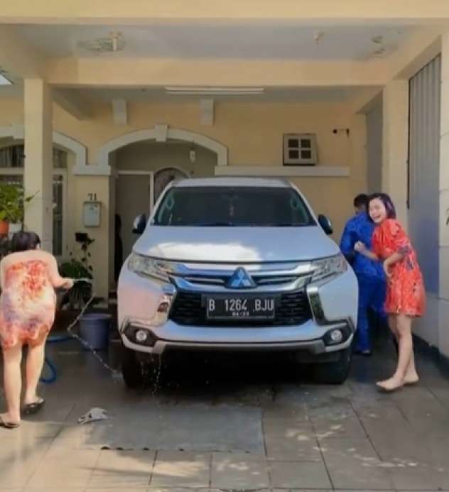 Momen Vanessa Angel dan Bibi Ardiansyah Syukuran Saat Punya Pajero Baru, Kini Tinggal Kenangan