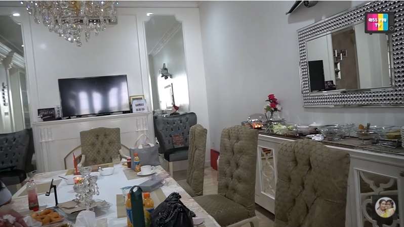 14 Penampakan Rumah Iis Dahlia Super Mewah Bak Istana yang Jarang Tersorot, Plafon Kamar Mandi Sempat Jebol!