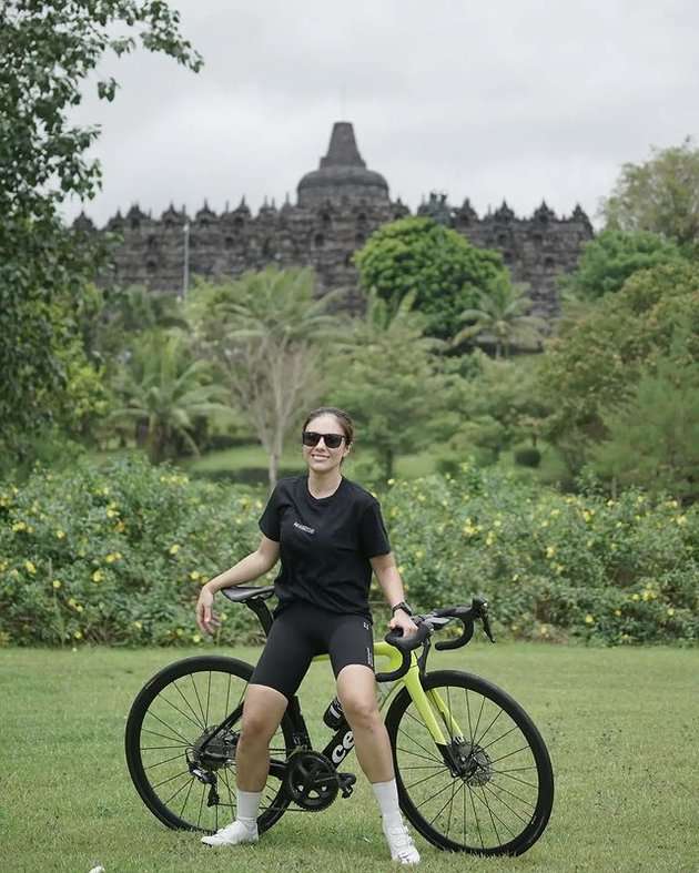Potret Wulan Guritno Jelajahi Sudut Kota Yogyakarta