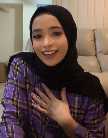 9 Potret Siska Lorenza, Pengasuh Anak Vanessa Angel yang Terlibat Kecelakaan Maut