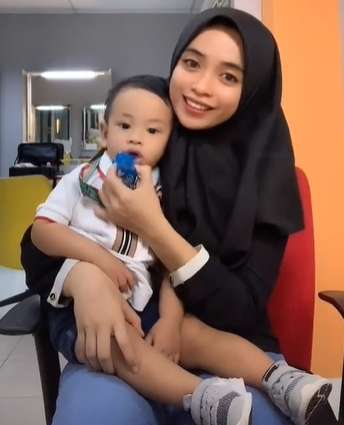 9 Potret Siska Lorenza, Pengasuh Anak Vanessa Angel yang Terlibat Kecelakaan Maut