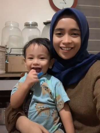9 Potret Siska Lorenza, Pengasuh Anak Vanessa Angel yang Terlibat Kecelakaan Maut