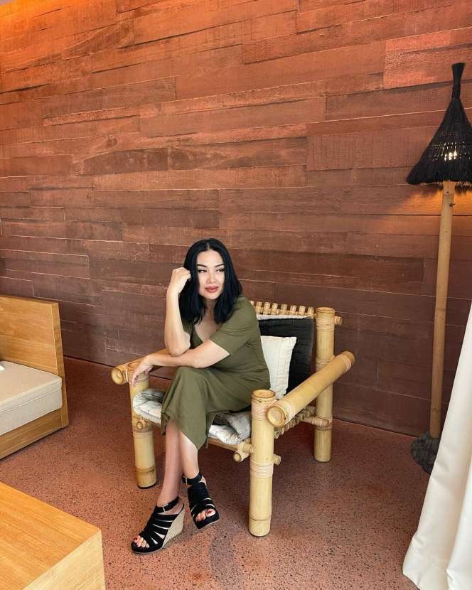 5 Potret Terbaru Titi DJ Bikin Kaget, Makin Langsing di Usia 55 Tahun