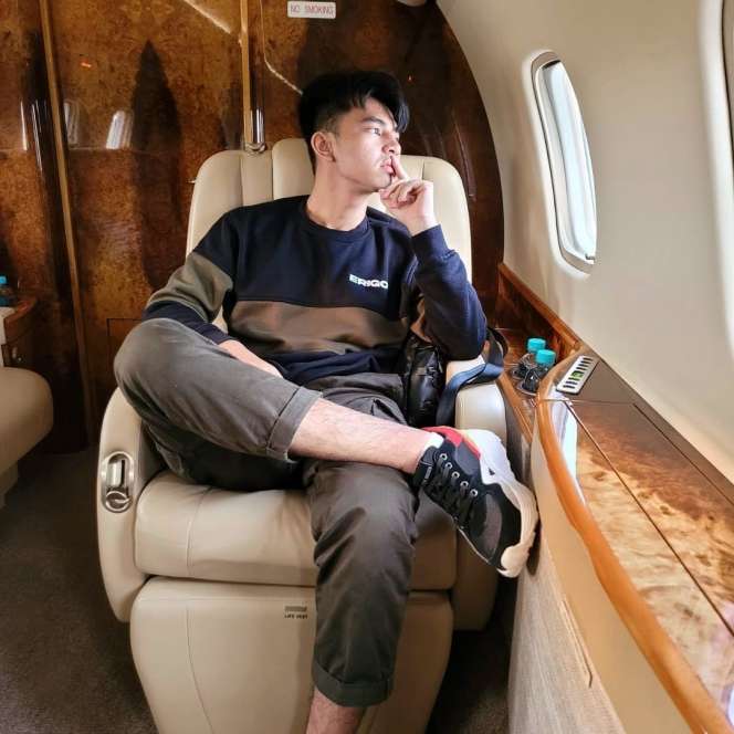 10 Foto Adu Gaya Dimas Ahmad vs Thariq Halilintar, Siapa yang Dipilih Chandrika Chika?