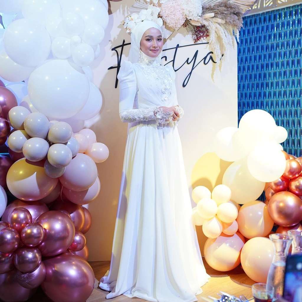 10 Potret Mewahnya Pesta Ultah Tya Arifin, Menantu Siti Nurhaliza Bagikan Uang Rp3 Milliar!