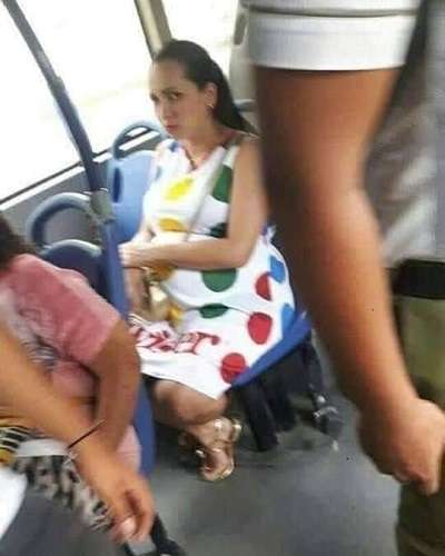 10 Momen Kocak Penumpang Saat di Bus, Tingkahnya Bikin Geleng Kepala!