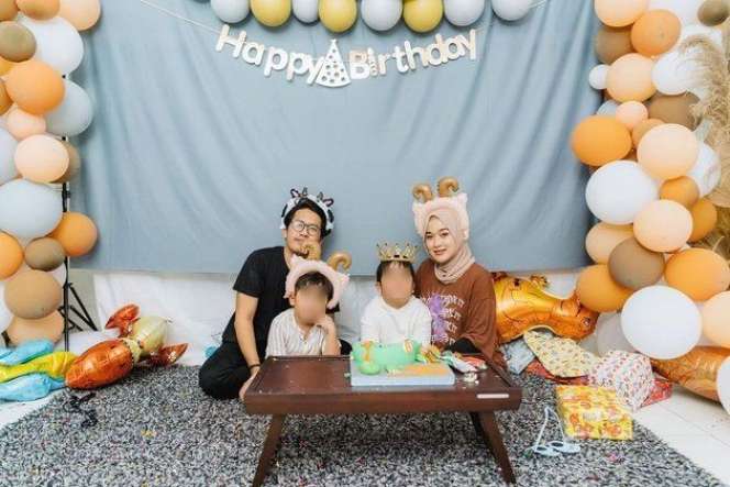 Momen Ulang Tahun Anak Ririe Fairus, Kehadiran Ayus Curi Perhatian!