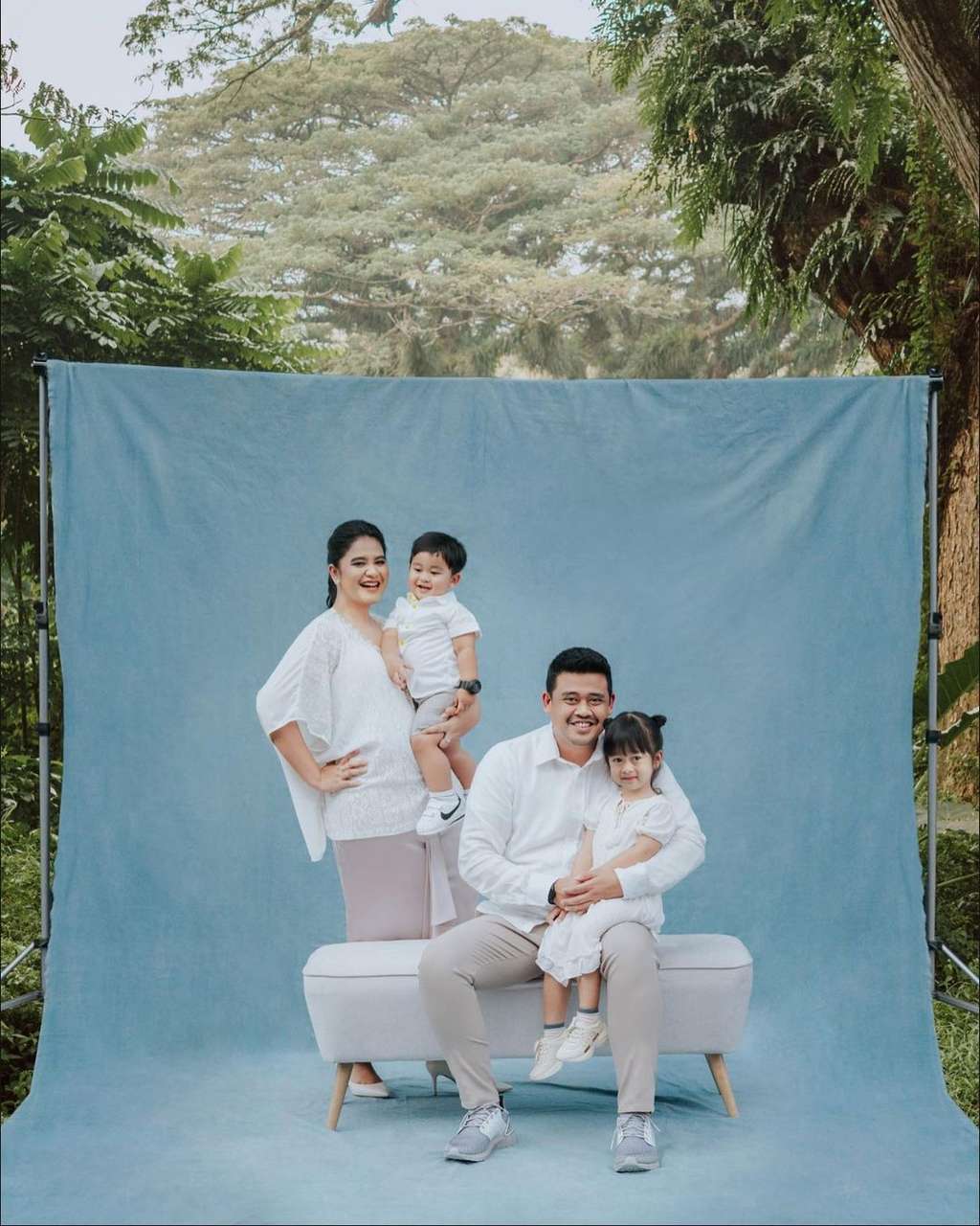 Rayakan Anniversary ke-4, Potret Romantis Kahiyang Ayu dan Bobby Nasution