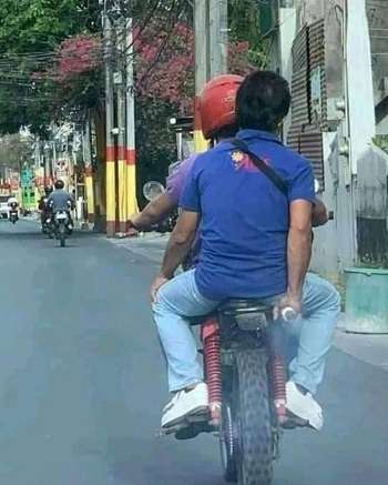 10 Momen Absurd Orang Tak Sadar Ada yang Salah, Endingnya Malah Bikin Keheranan!