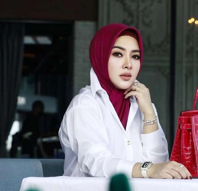 10 Nama Asli Artis yang Jarang Diketahui Publik, Ariel Tatum Baru Dibongkar Sekarang!