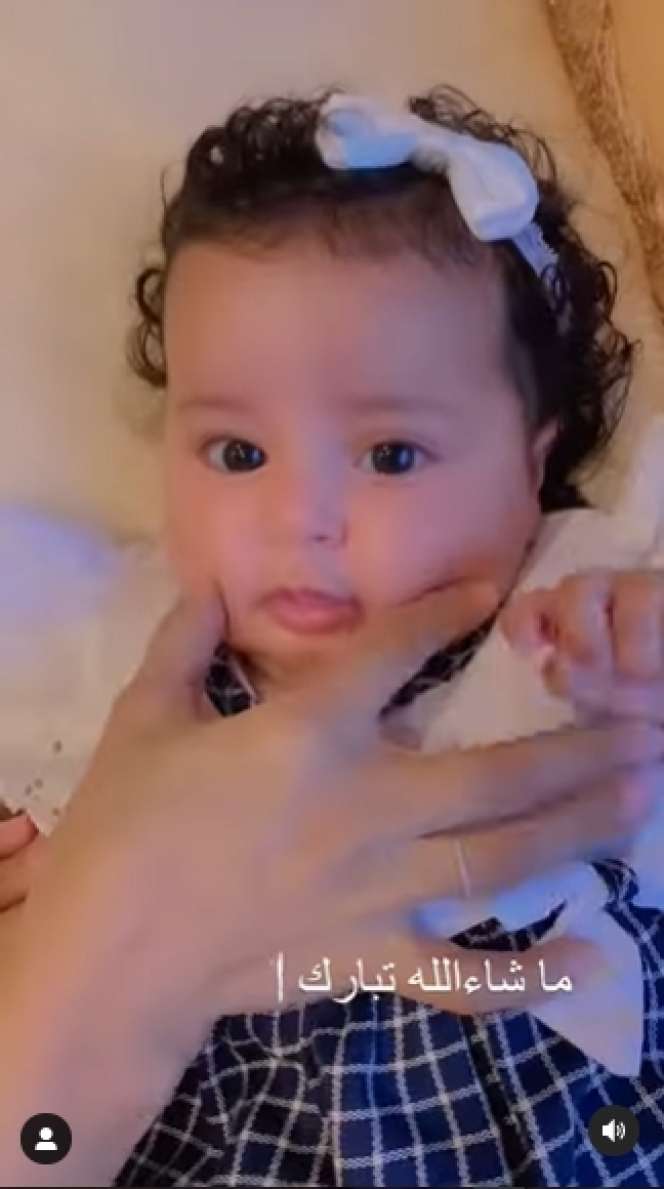 Potret Terbaru Jood Putri Mendiang Syekh Ali Jaber, Cantik dan Gemas Seperti Boneka!