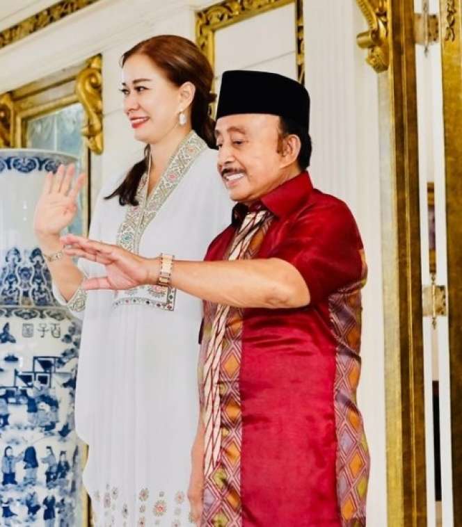 6 Potret Cantik Istri Eks Menteri Tenaga Kerja Abdul Latief yang Jarang Tersorot, Terpaut 35 Tahun!