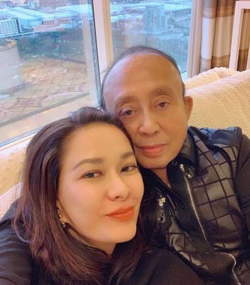 6 Potret Cantik Istri Eks Menteri Tenaga Kerja Abdul Latief yang Jarang Tersorot, Terpaut 35 Tahun!