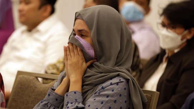 FOTO: Suasana Haru Pengajian Tujuh Hari Meninggalnya Vanessa Angel dan Bibi