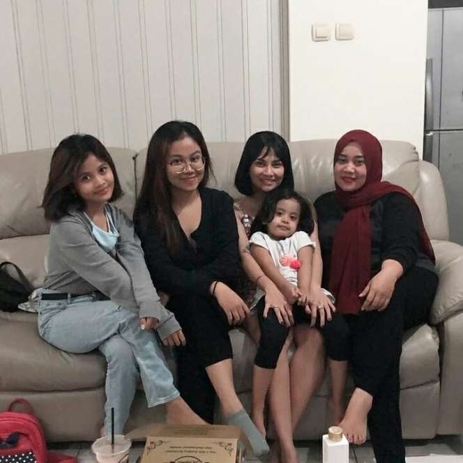 9 Foto Mayang Luciana, Adik Kandung Vanessa Angel yang Bakal Jadi Ahli Waris