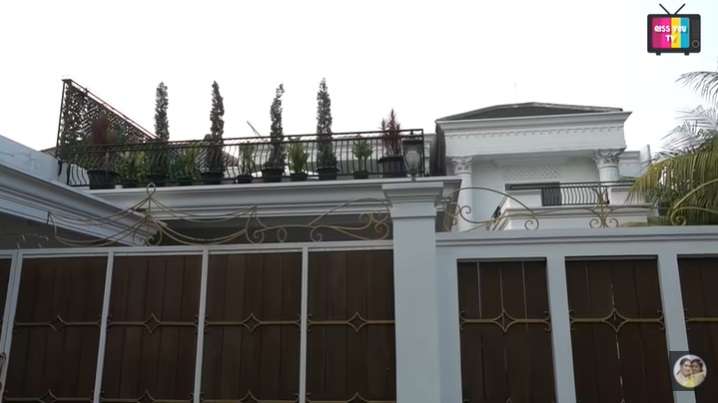9 Potret Mewah Rumah Iis Dahlia, Ayu Ting Ting Melongo Lihat Kamar Devano