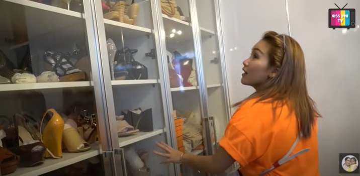 9 Potret Mewah Rumah Iis Dahlia, Ayu Ting Ting Melongo Lihat Kamar Devano