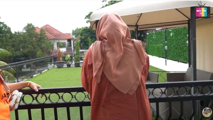 9 Potret Mewah Rumah Iis Dahlia, Ayu Ting Ting Melongo Lihat Kamar Devano
