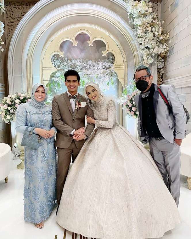 Gaya 10 Seleb di Resepsi Pernikahan Ria Ricis, Dandanan Ayu Ting Ting Bikin Melongo!