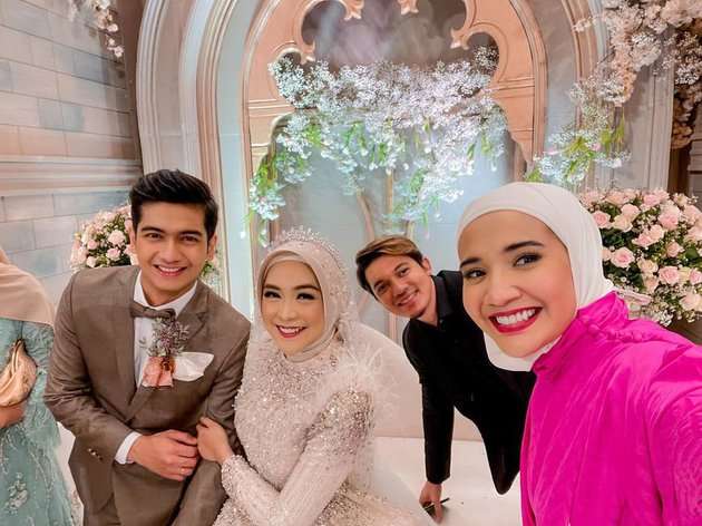 Gaya 10 Seleb di Resepsi Pernikahan Ria Ricis, Dandanan Ayu Ting Ting Bikin Melongo!