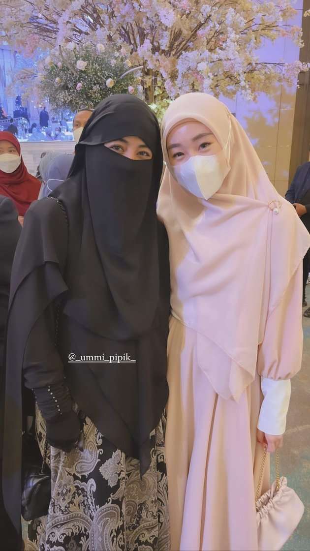 Gaya 10 Seleb di Resepsi Pernikahan Ria Ricis, Dandanan Ayu Ting Ting Bikin Melongo!