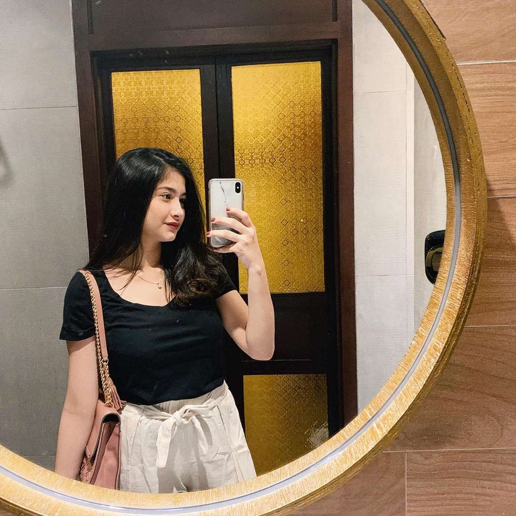10 Potret Faye Nicole, Sahabat Mendiang Vanessa Angel yang Ramai Dihujat Netizen
