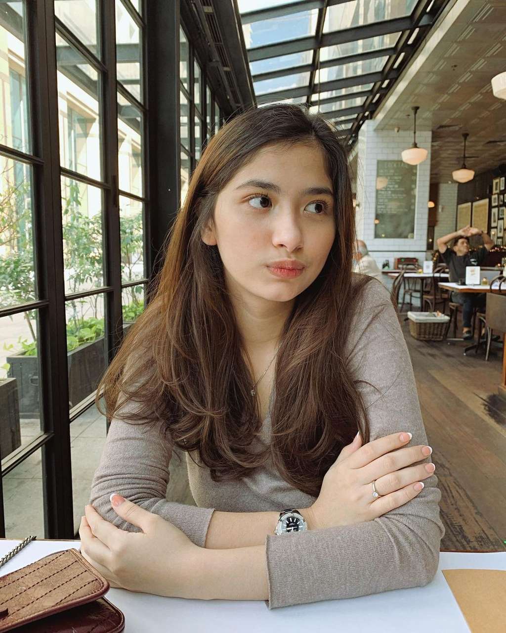 10 Potret Faye Nicole, Sahabat Mendiang Vanessa Angel yang Ramai Dihujat Netizen