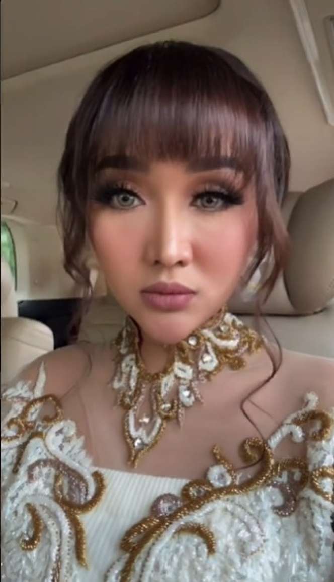 Potret Lucinta Luna Saat Hadiri Pernikahan Ria Ricis dan Teuku Ryan, Parasnya Disorot!