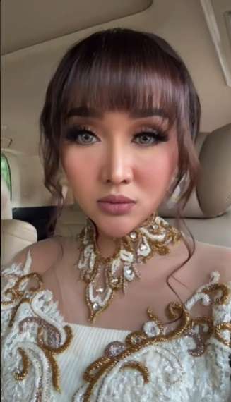 Potret Lucinta Luna Saat Hadiri Pernikahan Ria Ricis dan Teuku Ryan, Parasnya Disorot!