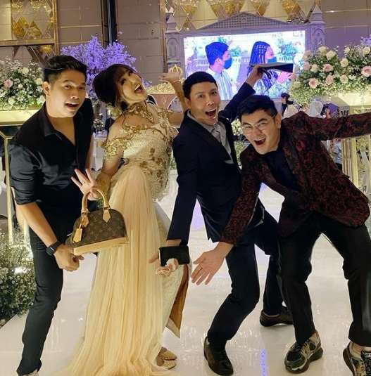 Potret Lucinta Luna Saat Hadiri Pernikahan Ria Ricis dan Teuku Ryan, Parasnya Disorot!