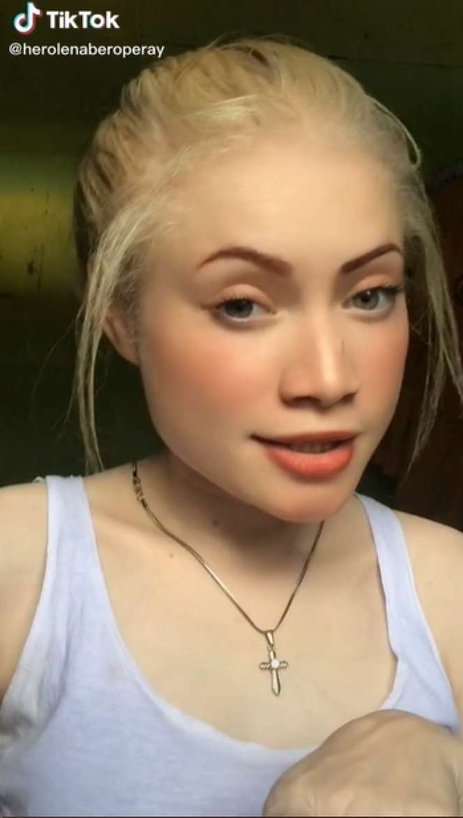 8 Potret Cantiknya Herolena, Wanita Asli Papua yang Bikin Heboh Karena Mirip Boneka Barbie